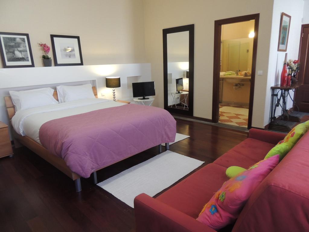 Studio Flat With Pool 푼샬 객실 사진